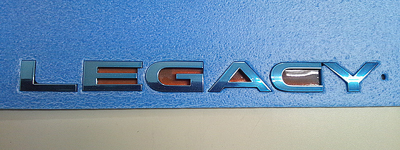 写真：カラードエンブレム メタルブルー”LEGACY”